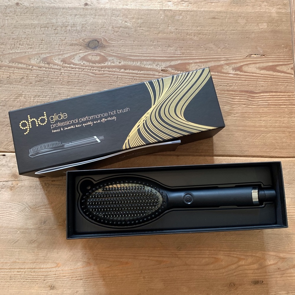 GHD Glide brush mint condition